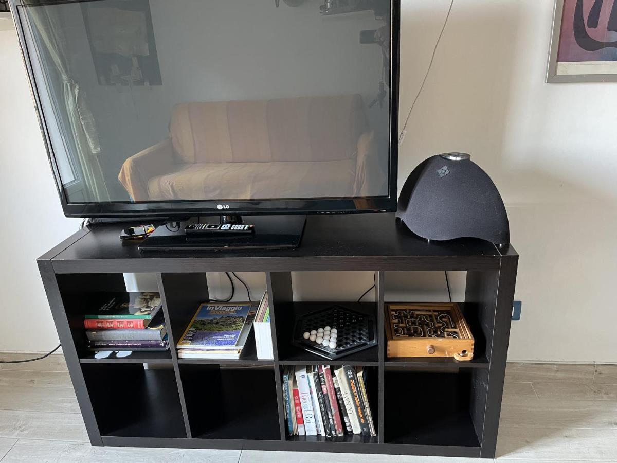 Grand F2 60Mq Centre Antibes, Proche Plages, Commerces, 2 Balcons, Parking, Train, Bus, Deco Vintage, Pet Friendly, Ideal Famille Ou 1-2 Couples Luaran gambar